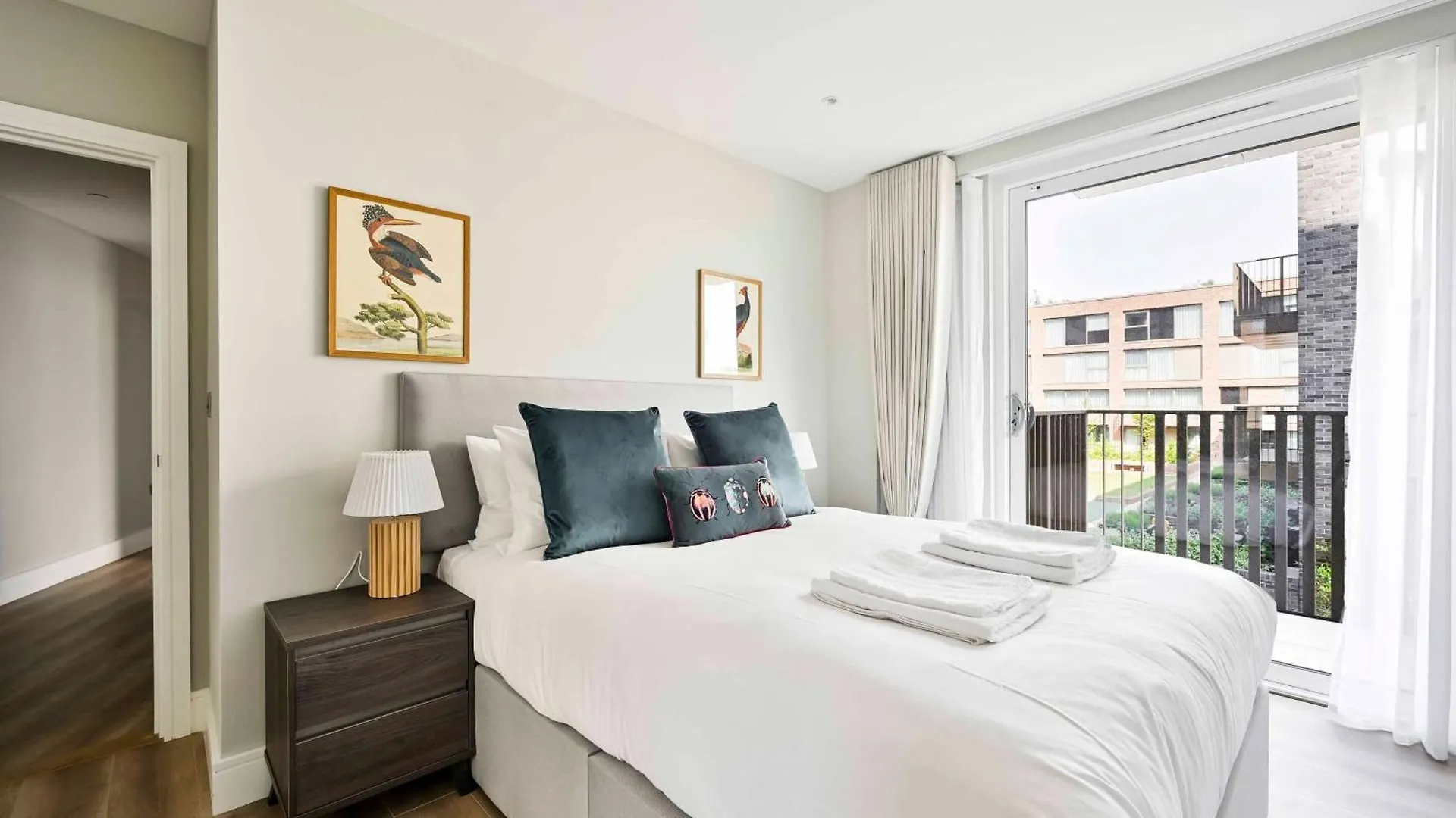 Spacious 3 Bed Apt With Balcony At Neptune Wharf London 0*,