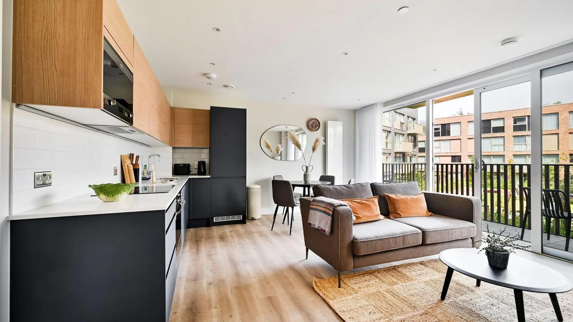 Spacious 3 Bed Apt With Balcony At Neptune Wharf London United Kingdom